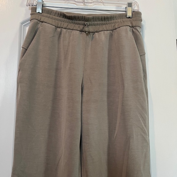 Lululemon Women’s Softstreme High-Rise Pant *Short - Riverstone - Size 4 - Picture 6 of 11
